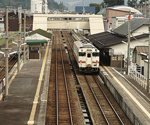 Hida Furukawa Station, one of the landmarks of the filing scene in the movie Your Name can be reached by an expressway bus.